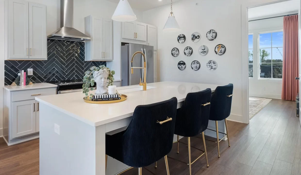 989-Bibbs-Cir-NW-Atlanta-GA 30318-5