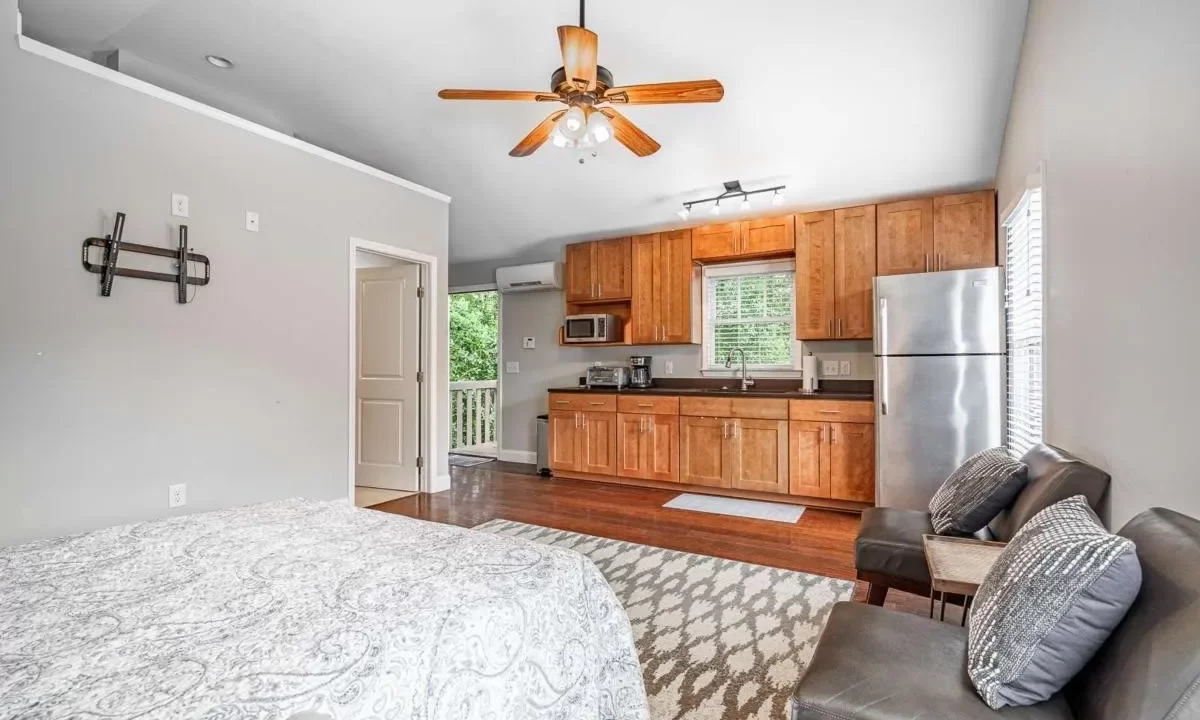 2580-Acorn-Ave-NE-Atlanta-GA-30305-20