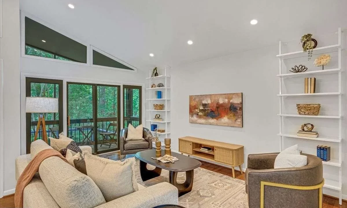 3270-Leslie-Ct-NE-Atlanta-GA-30345-4
