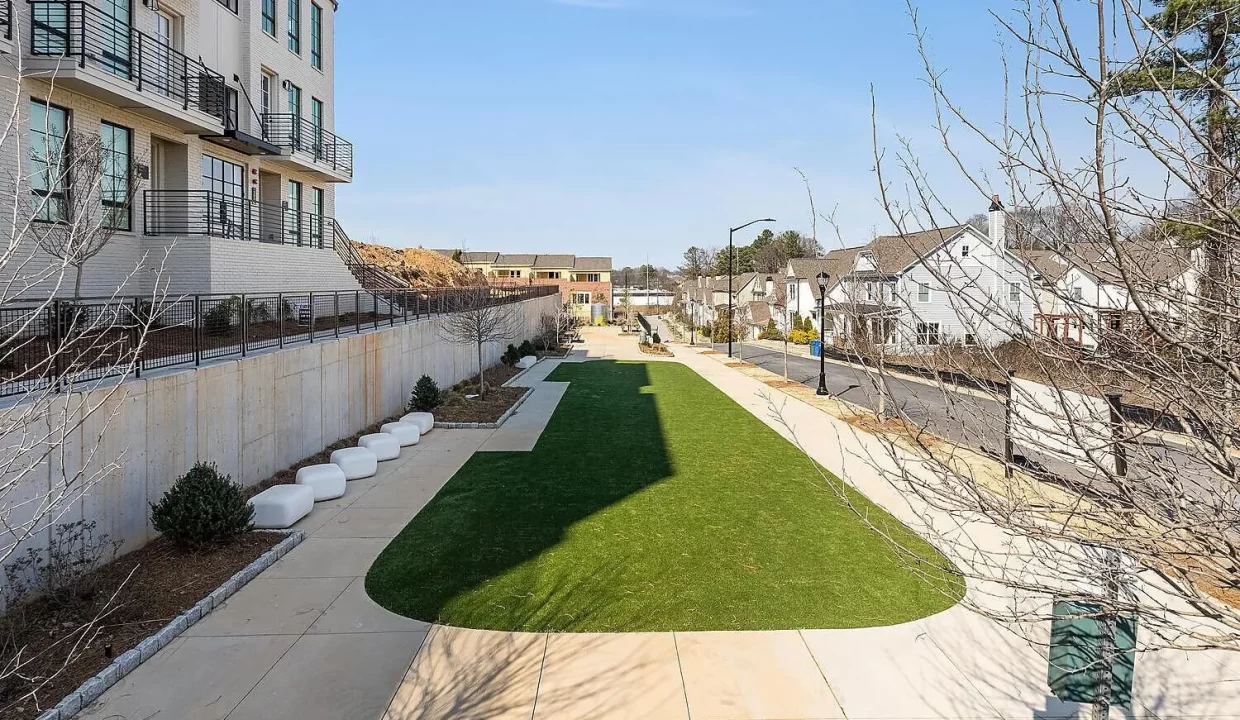 972-Bibbs-Cir-NW-Atlanta-GA-30318-12